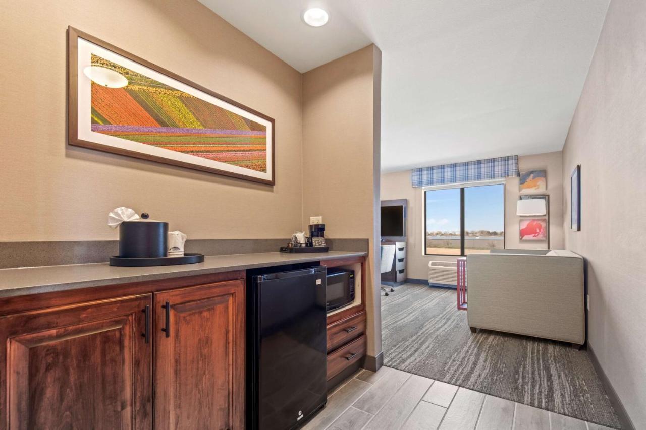 Hampton Inn & Suites Greeley Exteriér fotografie